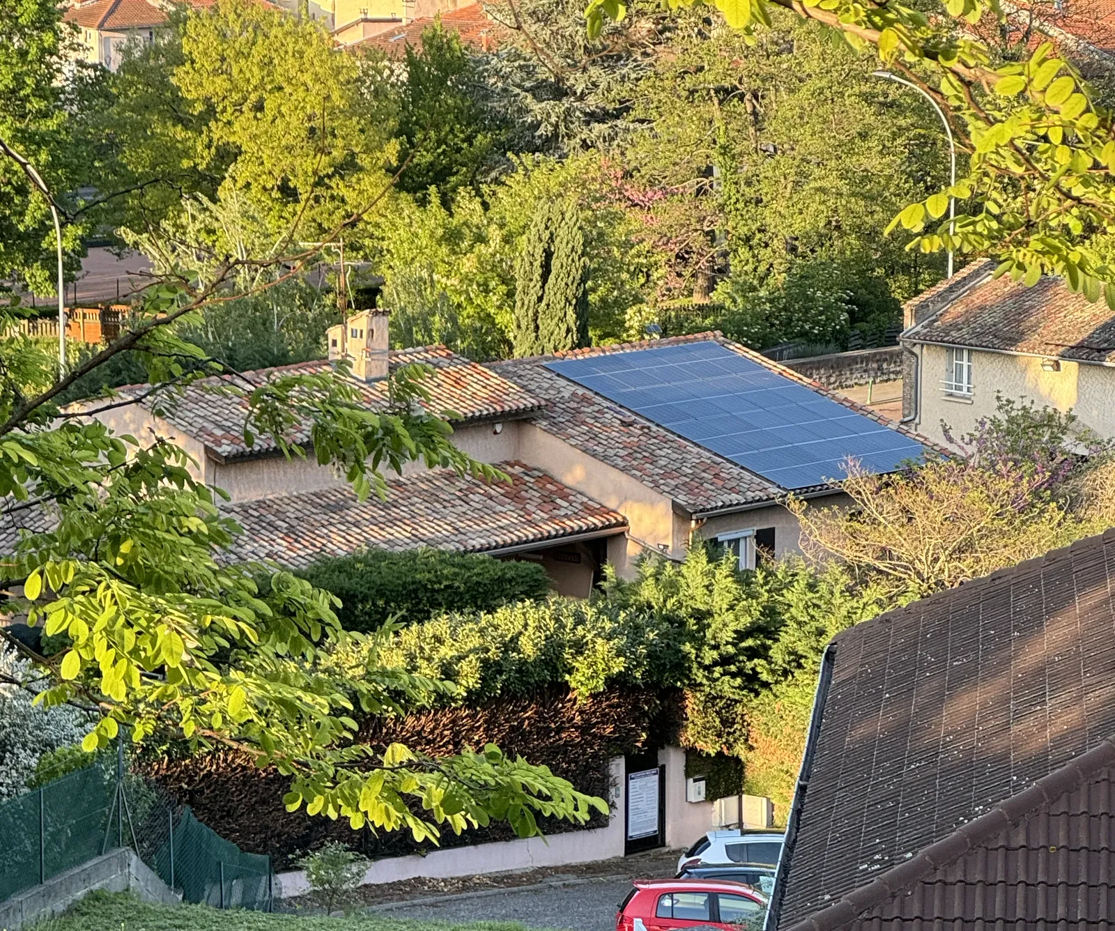 Installation photovoltaïque sur une villa provençale — 10 kWc